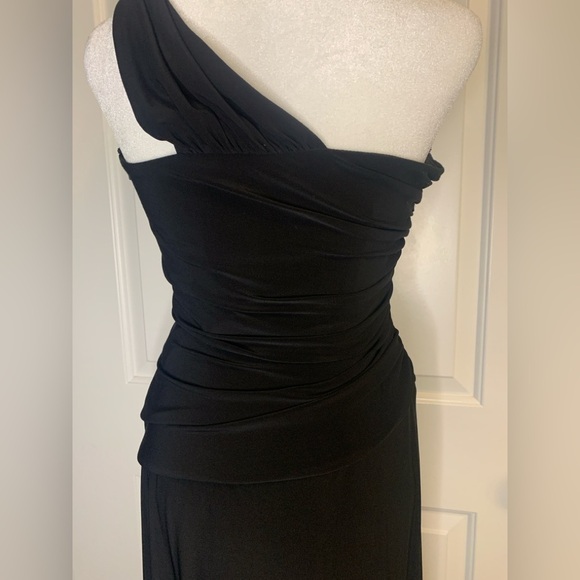 Women’s Evening Black Long Dress, one shoulder strap, size 8, P2P 18”, used once - Picture 3 of 7